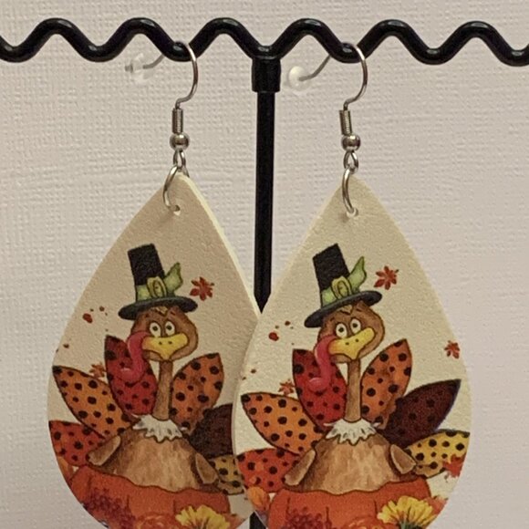 Turkey Earring, Fall Earring, Thanksgiving Earring, Pilgrim Earring, Gift Idea - Picture 1 of 6